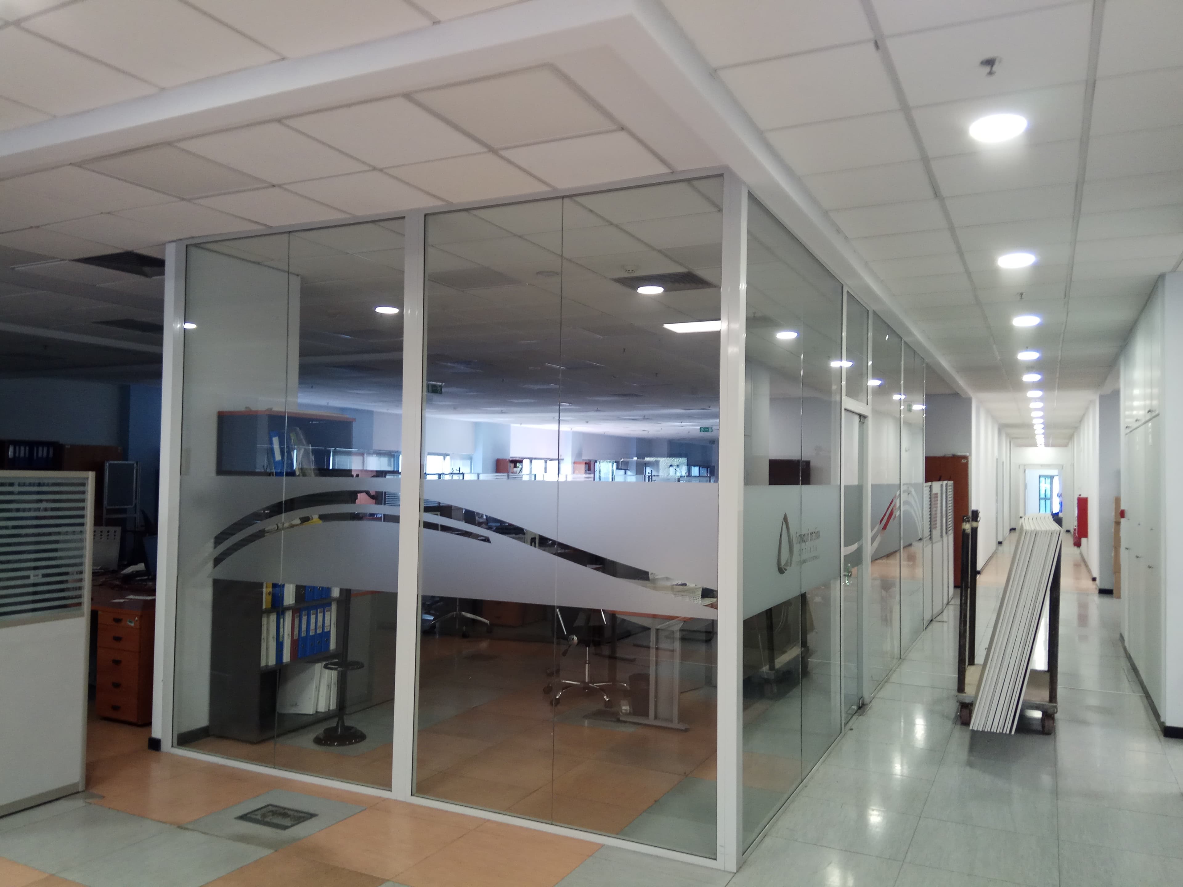 Office glass partitions